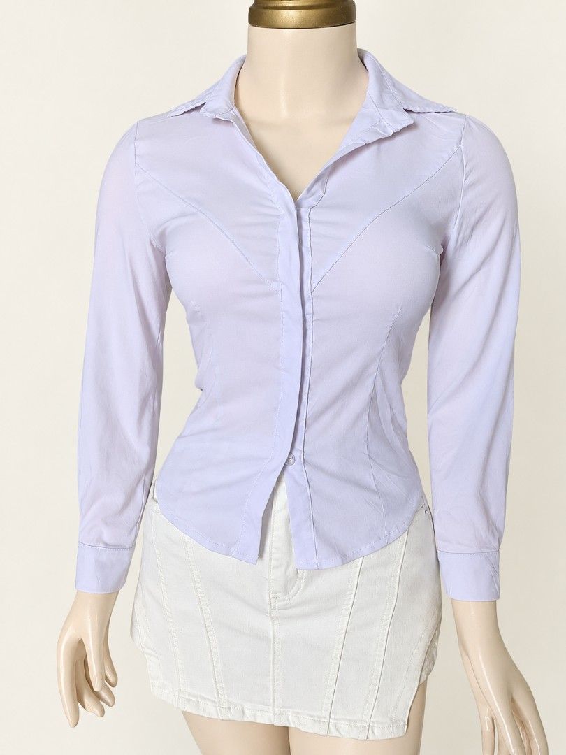Body hugging white longsleeves stretchable (Category: Longsleeves) located in Angeles City. Submitted by milovewardrobe (Listing ID 1470957800, Image 1). Description: S-m Snap button Stretchable fabric.