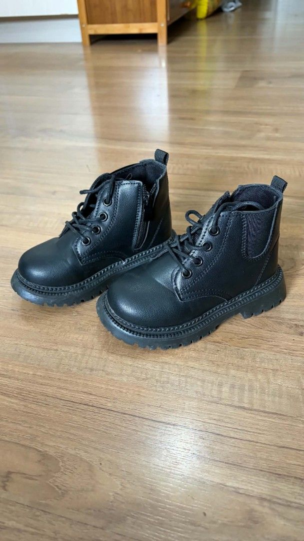 Boots for kids (Category: Babies & Kids Fashion) located in Manila. Submitted by chinitah25 (Listing ID 1470945211, Image 1). Description: PRELOVED boots for kids Size: 27.