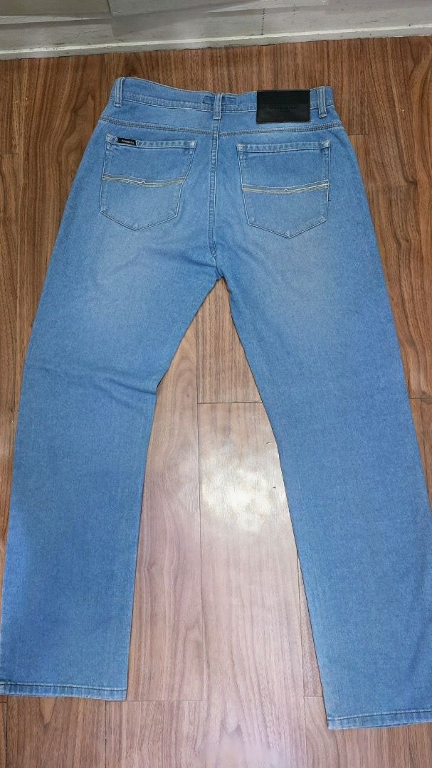Bossini Light-Wash Denim Jeans – Size 31 (Category: Jeans) located in Manila. Submitted by zmpnsln (Listing ID 1471069576, Image 3). Description: Bossini Light-Wash Denim Jeans – Size 31 Asking Price: ₱349 (Negotiable) - Brand: Bossini - Size: 31 (80/31 on tag) - Color: Light Blue Wash - Style: Classic Denim Jeans - Fit: Straight Leg - Design: Classic Five-Pocket Denim - Closure: Button and Zipper Fly - Material: Denim (exact composition unverifi