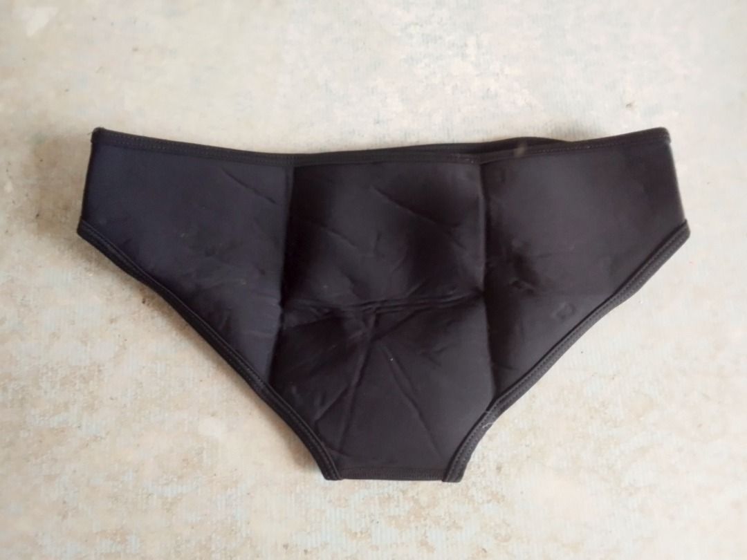 Bottoms Swim. US (Category: Bikinis & Swimsuits) located in Los Banos. Submitted by mania-62906 (Listing ID 1470979430, Image 3). Description: US Medium black material like diver suit.