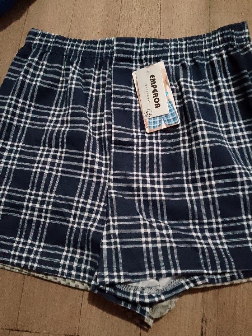 Boxer shorts (Category: Activewear) located in Taguig. Submitted by gandah10 (Listing ID 1471035522, Image 2). Description: Boxer shorts size medium large XL 2x de garter pwede pambahay pantulog pang araw araw checkered buy now.