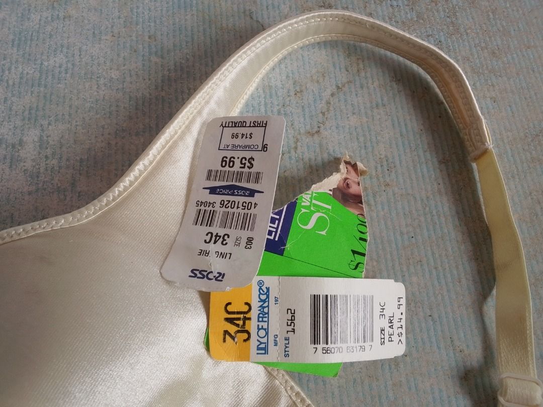 Bra (34C) US BNEWTAG (Category: Undergarments & Loungewear) located in Los Banos. Submitted by mania-62906 (Listing ID 1471002268, Image 2). Description: BNEWTAG. Beige color. Wire. 34C ( note 150 php if you buy the other 34C bra both bnewtags).