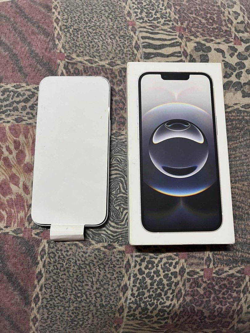 BRAND NEW iPhone 16e (Category: iPhone 16 Series) located in Dasmarinas. Submitted by tracylogy (Listing ID 1470976315, Image 3). Description: FOR SALE: iPhone 16e Model: iPhone 16e Storage: 256GB Color: White Condition: Never been used, good as new! ✨ Inclusions: ✅ Original box ✅ USB-C 20W Power Adapter (sealed) Phone Condition: ✅ No dents ✅ No scratches ✅ All functions working properly, including camera and speakers Price: ₱42,000, Negotiable. 