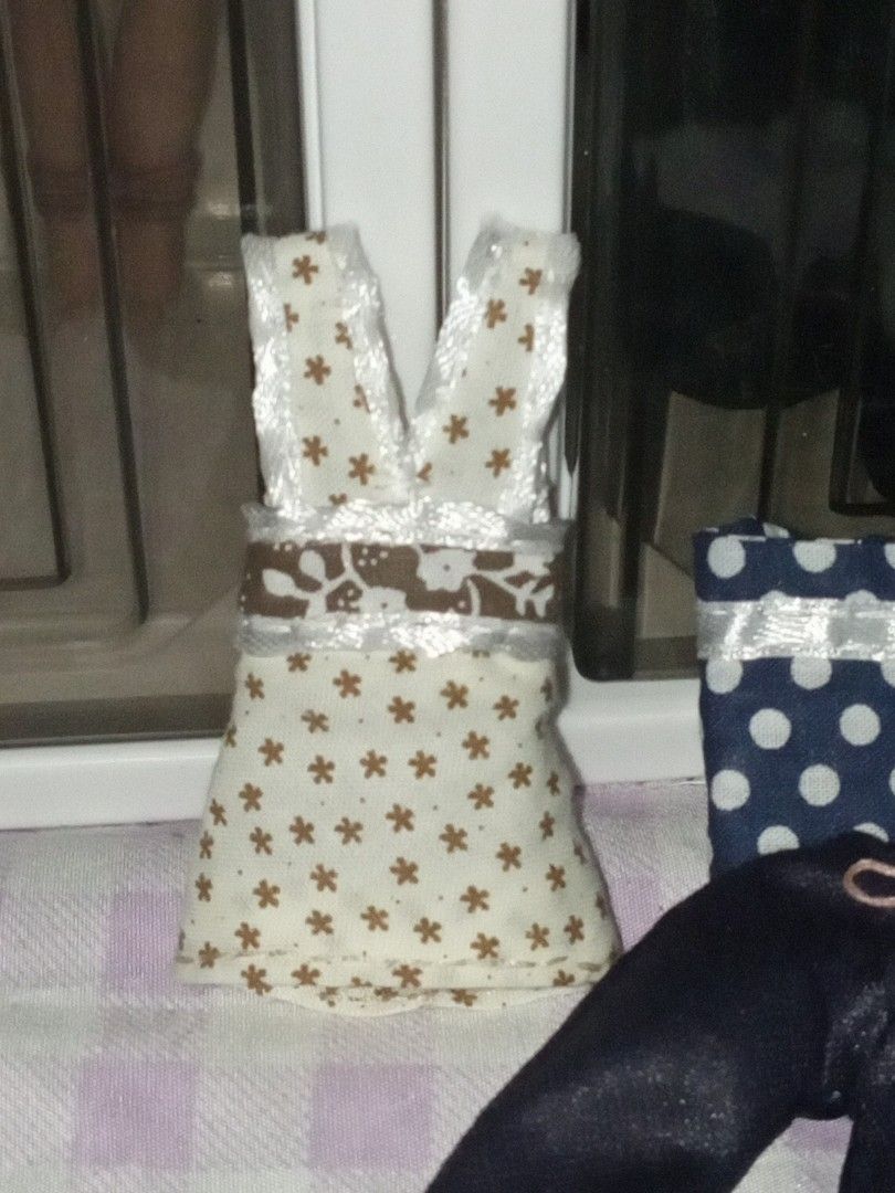 Bratz Custom Clothes (Category: Sets or Coordinates) located in Dasmarinas. Submitted by jc_p4l3rm0 (Listing ID 1471084243, Image 3). Description: Pm for more inquiries.