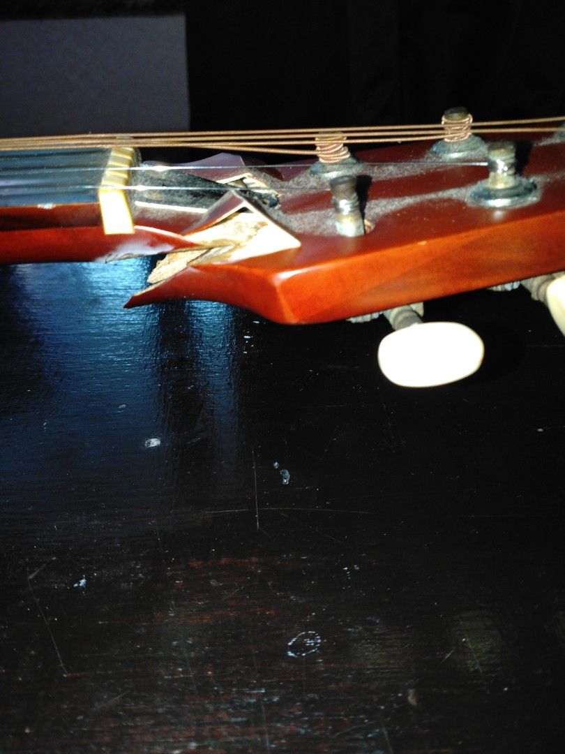 Instrument Land Broken Santa cruz guitar, Hobbies & Lifestyle, Music & Media, Musical ...