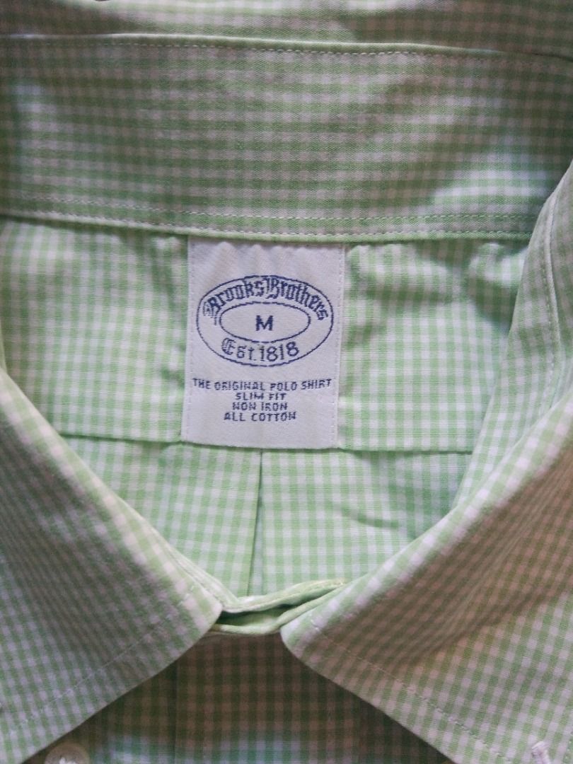 Brooks Brothers Shirt M (Category: Formal Shirts) located in Pasay City. Submitted by denimdude.ph (Listing ID 1471041896, Image 3). Description: light yellowing on collar and tiny mark at chest area, last pics.