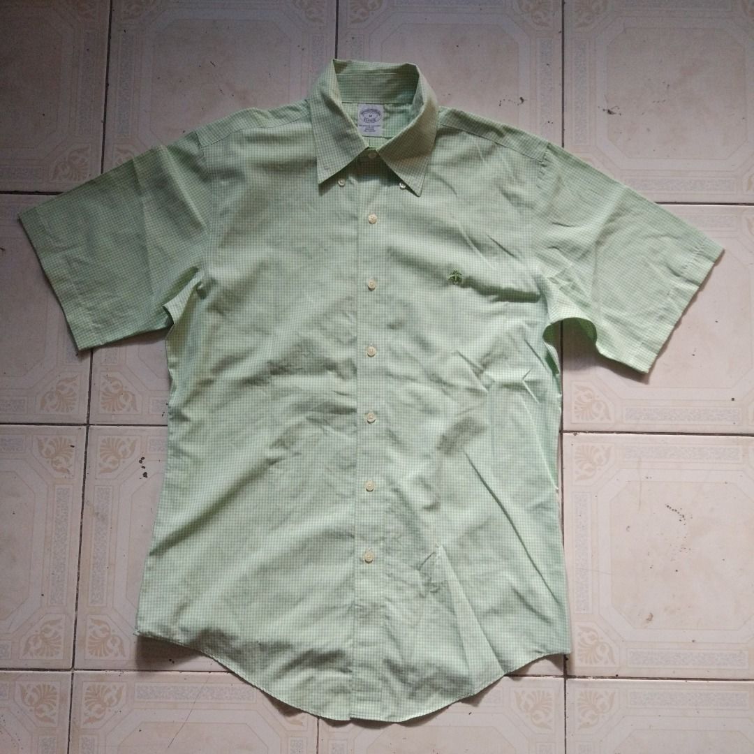 Brooks Brothers Shirt M (Category: Formal Shirts) located in Pasay City. Submitted by denimdude.ph (Listing ID 1471041896, Image 1). Description: light yellowing on collar and tiny mark at chest area, last pics.