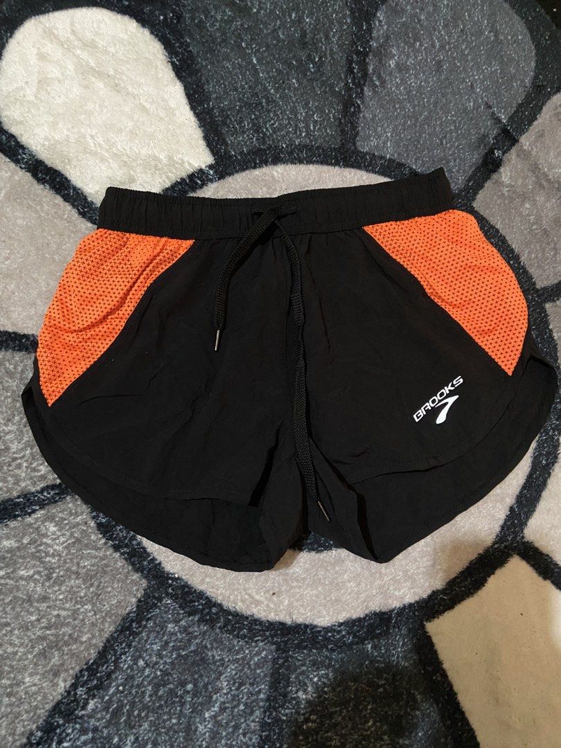 Brooks Running Shorts (Category: Shorts) located in San Carlos. Submitted by athletes-high (Listing ID 1470941109, Image 1). Description: Brooks black orange Excellent Condition 1 back pocket Width 28-30 Length 9.5 400+sf.