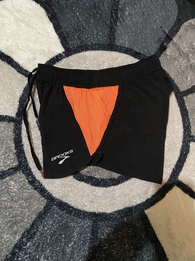 Brooks Running Shorts (Category: Shorts) located in San Carlos. Submitted by athletes-high (Listing ID 1470941109, Image 3). Description: Brooks black orange Excellent Condition 1 back pocket Width 28-30 Length 9.5 400+sf.