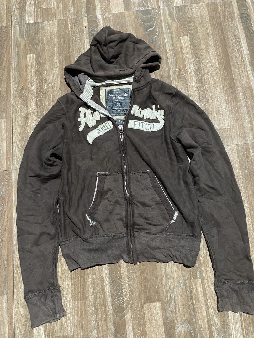 brown Abercrombie hoodie (Category: Coats, Jackets and Outerwear) located in Alabel. Submitted by rynz_ (Listing ID 1471070438, Image 1). Description: .