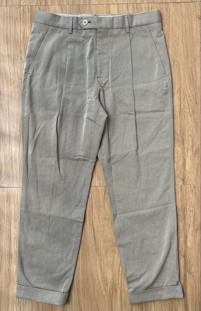 BRUNELLO CUCINELLI LINEN (Category: Trousers) located in Manila. Submitted by kramice (Listing ID 1471010534, Image 1). Description: WTS❗️ Brunello Cucinelli Linen Trouser Exce Condi Length 37 Width 16 Hem 6.