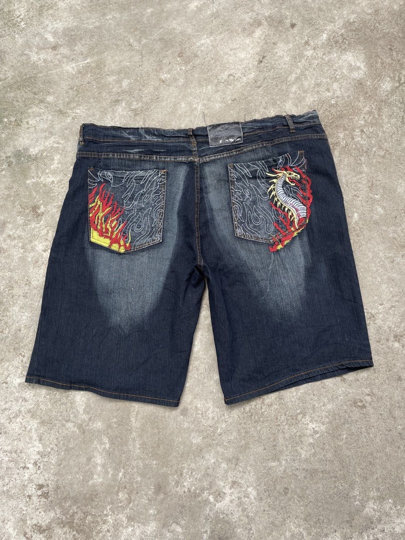 Buhma short 🐉 🔥 (Category: Shorts) located in Roxas City. Submitted by patch_archive (Listing ID 1471069684, Image 1). Description: Buhma short 🐉 🔥 📏 ACTUAL DIMENSION USING INCHES 👖 WAIST : 46 👖 LENGTH : 25 👖 HEM : 13 👖 FLAWS : NONE 🏷️ PRICE : 500 PHP + SF * MESSAGE ME IF YOU HAVE ANY OTHER QUESTION ABOUT SIZING . 🚚 Local shipping fee ( 70-85 Php) ✈️ International Shipping fee cost “DM” 💳 Mode of payment ( Gcash, PayPal, Pay Maya , Ba