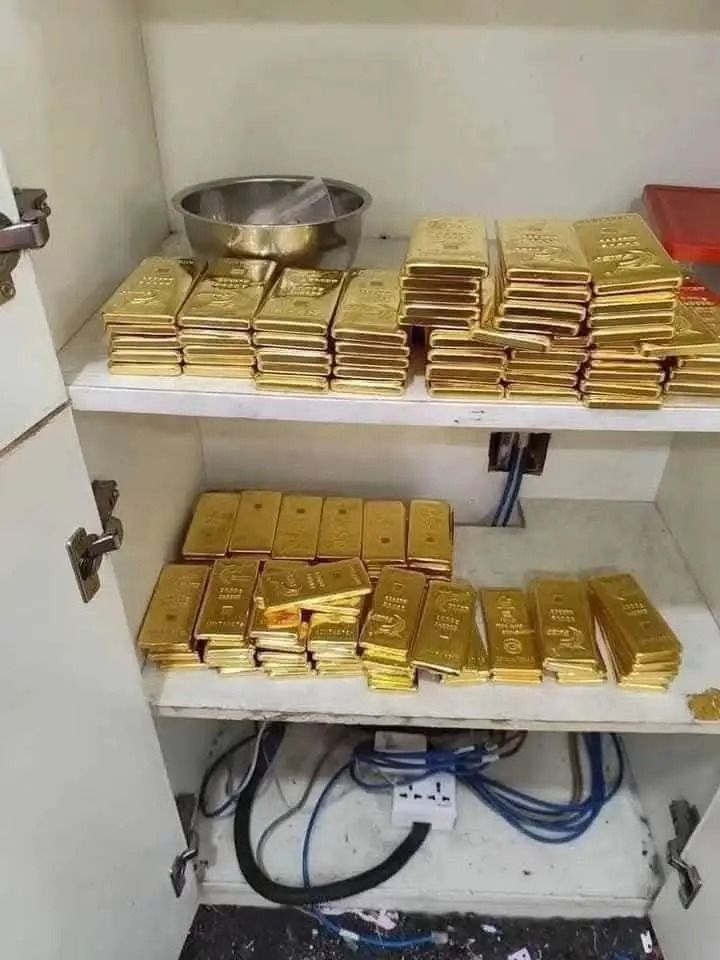 Bulk Gold Bars Stored In Cabinet (Category: Shelves, Cabinets & Racks) located in Caloocan City. Submitted by goldbarsforsale (Listing ID 1471027469, Image 1). Description: COMMODITY: GOLD BARS / NUGGETS QUALITY: 23 + Carats Purity: 97.7% Quantity: 950kg ready Country of Origin: Manila, Phillipines Delivery Time: 10 days to any destination. For more details please kindly get in touch with us. .