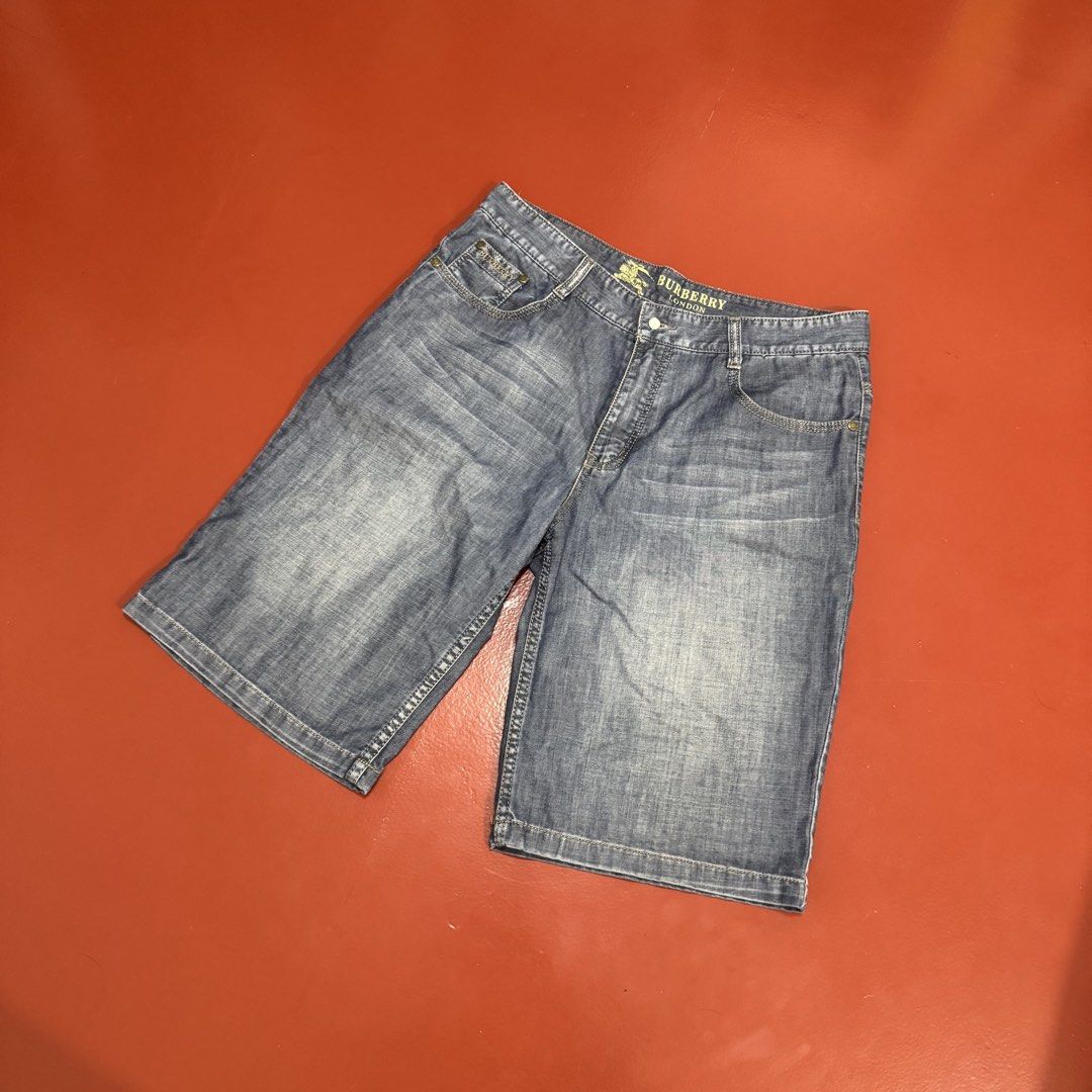 BURBERRY MAONG SHORTS (JORTS) (Category: Babies & Kids Fashion) located in Pasig City. Submitted by buzzthrifty (Listing ID 1471004204, Image 3). Description: SIZE 34-35WAIST 22"LENGTH EXCELLENT CONDITION .