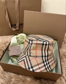(Category: ) located in . Submitted by mycloset.fashion (Listing ID 1471118622, Image 1). Description: .