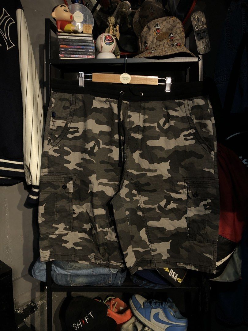 CAMO SHORTS MONUMENT RIPSTOP (Category: Shorts) located in San Pablo. Submitted by genesisllo24149 (Listing ID 1471019402, Image 2). Description: MONUMENT RIPSTOP CAMO JOGGER SHORTS WAIST -> 42-46 LENGTH -> 25.5 THIGH -> 16 LEG OPENING -> 13 ISSUE -> LINTS CONDITION -> GOOD DM TO PURCHASE 📥 DISCLAIMER: - Please manage your expectations, posted items are preloved, used & thrifted -Actual color may vary due to lighting -Flaker will be posted.