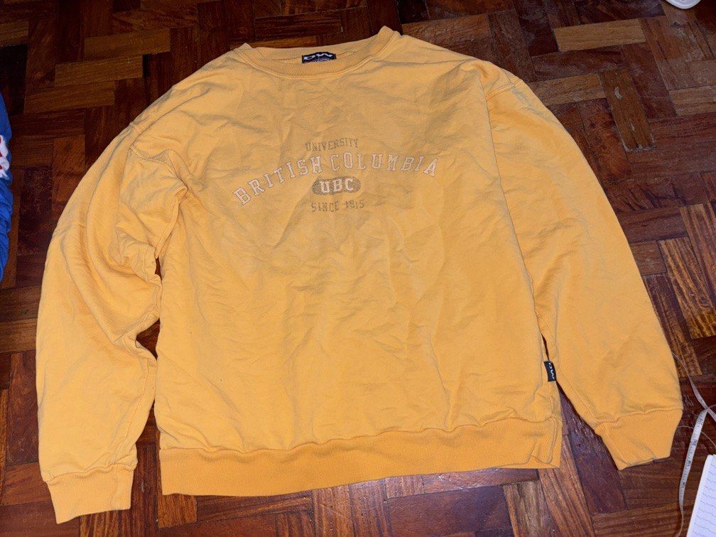 Canadian sweater british columbia small (Category: Coats, Jackets and Outerwear) located in Manila. Submitted by vintageaccessories (Listing ID 1470972075, Image 3). Description: 21x25.