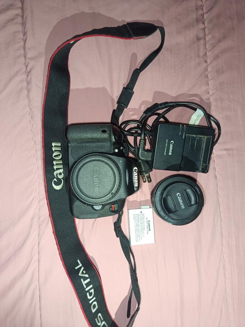 Canon dslr eos 650D (Category: Cameras) located in Caloocan City. Submitted by truedragon_512d95 (Listing ID 1471067335, Image 1). Description: 📸 Canon EOS 650D • 18MP • Full HD 1080p Video • Touchscreen Flip LCD • 9-Point Autofocus • Built-in Flash Good for photo and video! 🔥.