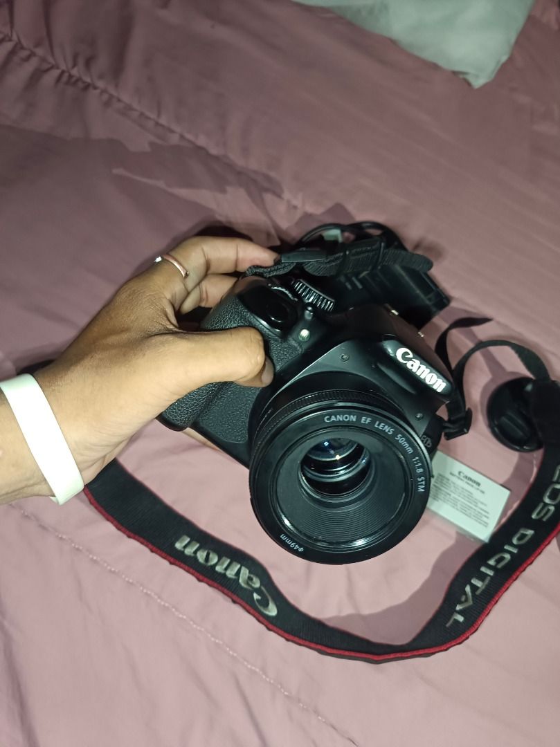 Canon dslr eos 650D (Category: Cameras) located in Caloocan City. Submitted by truedragon_512d95 (Listing ID 1471067335, Image 2). Description: 📸 Canon EOS 650D • 18MP • Full HD 1080p Video • Touchscreen Flip LCD • 9-Point Autofocus • Built-in Flash Good for photo and video! 🔥.