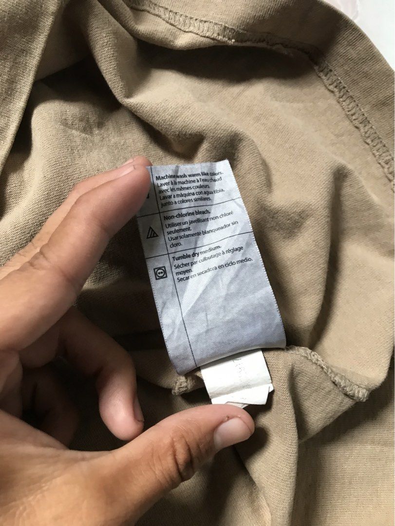 CARHART TEE SHIRT (Category: Activewear) located in Manila. Submitted by crismil1 (Listing ID 1470969145, Image 3). Description: DIMES 30 LENGTH 25 WIDTH NO ISSUE 10/10 COLOR RATE .
