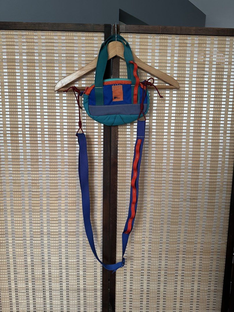 Carry Om Kunti in Modpop (Category: Cross-body Bags) located in Davao. Submitted by 360_bratz (Listing ID 1471011967, Image 2). Description: Carry Om Kunti in Modpop RFS: Not my style anymore.