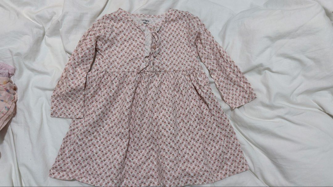 Carter’s Dress (Category: Babies & Kids Fashion) located in Pasay City. Submitted by livingw8less (Listing ID 1471036336, Image 1). Description: .