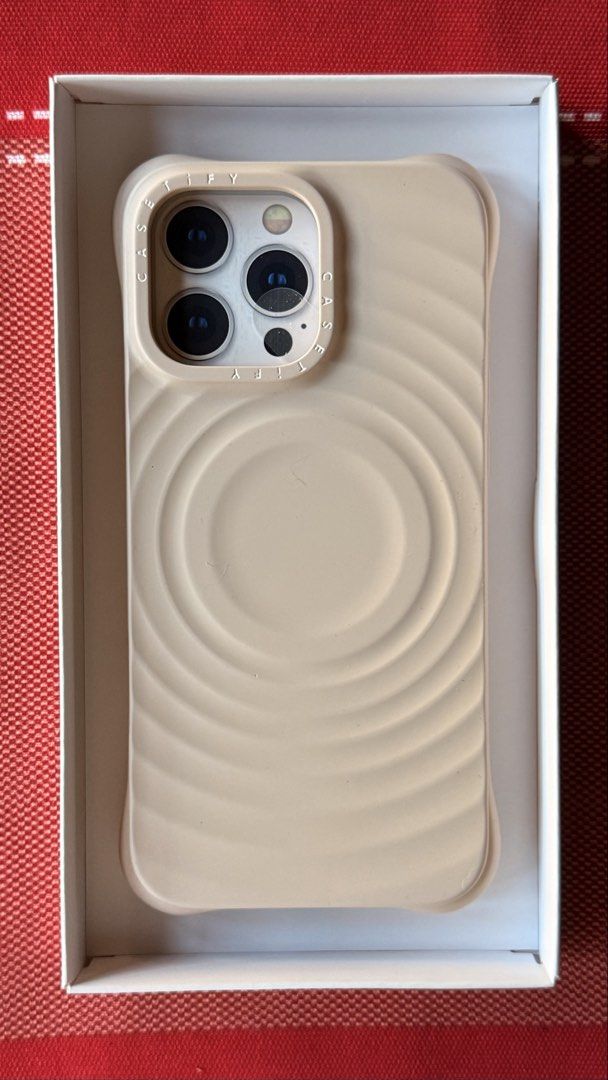 Casetify Ripple Oat Case Iphone 16 Pro Max (Category: Cases & Sleeves) located in Manila. Submitted by zianreyy (Listing ID 1471039010, Image 1). Description: location: taguig - minor damage, see pictures - ORIGINAL bought in the states .