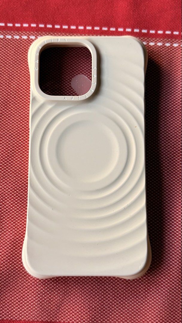 Casetify Ripple Oat Case Iphone 16 Pro Max (Category: Cases & Sleeves) located in Manila. Submitted by zianreyy (Listing ID 1471039010, Image 2). Description: location: taguig - minor damage, see pictures - ORIGINAL bought in the states .