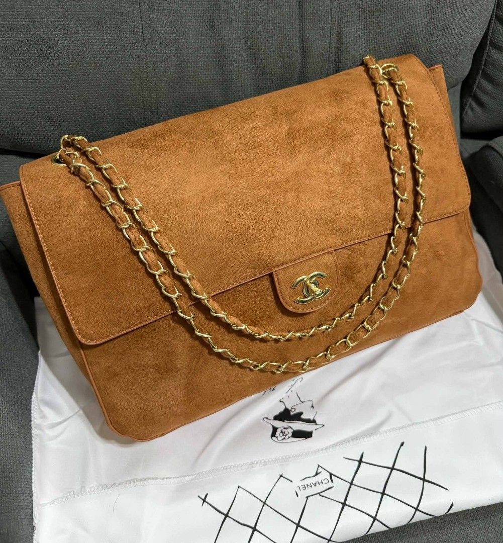 CC Maxi Flap Sueds (Category: Shoulder Bags) located in Quezon City. Submitted by luxxechic (Listing ID 1470994219, Image 1). Description: with microchip leather lining 2way with dust bag good as new no issue japan preloved actual photo posted mop: gcash.