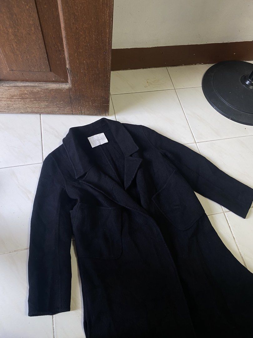 Celine coat (Category: Luxury Apparel) located in Las Pinas. Submitted by mark2k05 (Listing ID 1471000142, Image 3). Description: .