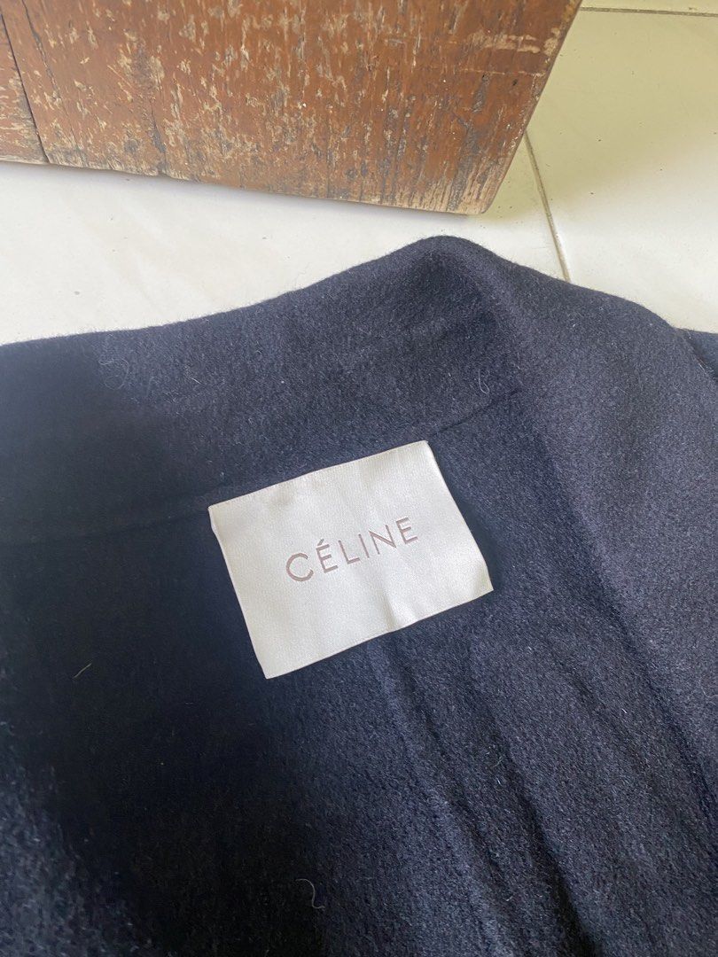 Celine coat (Category: Luxury Apparel) located in Las Pinas. Submitted by mark2k05 (Listing ID 1471000142, Image 2). Description: .