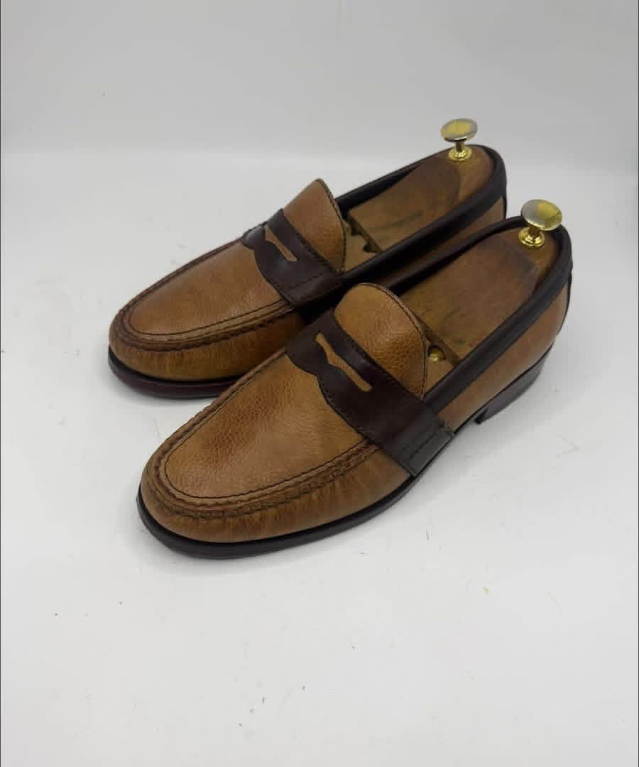 CH Cole haan Legit/Authentic (Category: Casual Shoes) located in Davao. Submitted by arthury421 (Listing ID 1470956083, Image 3). Description: CH Cole haan Legit/Authentic Condition: Good Issue: Used Size Tag: 8.5 US, 7.5 UK, 41.5 EU Insole tape: 26.5-27cm ₱ 1700 +sf Mop:Gcash Interested Pm Thank you Admin..
