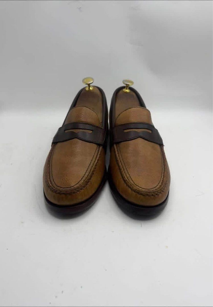 CH Cole haan Legit/Authentic (Category: Casual Shoes) located in Davao. Submitted by arthury421 (Listing ID 1470956083, Image 2). Description: CH Cole haan Legit/Authentic Condition: Good Issue: Used Size Tag: 8.5 US, 7.5 UK, 41.5 EU Insole tape: 26.5-27cm ₱ 1700 +sf Mop:Gcash Interested Pm Thank you Admin..