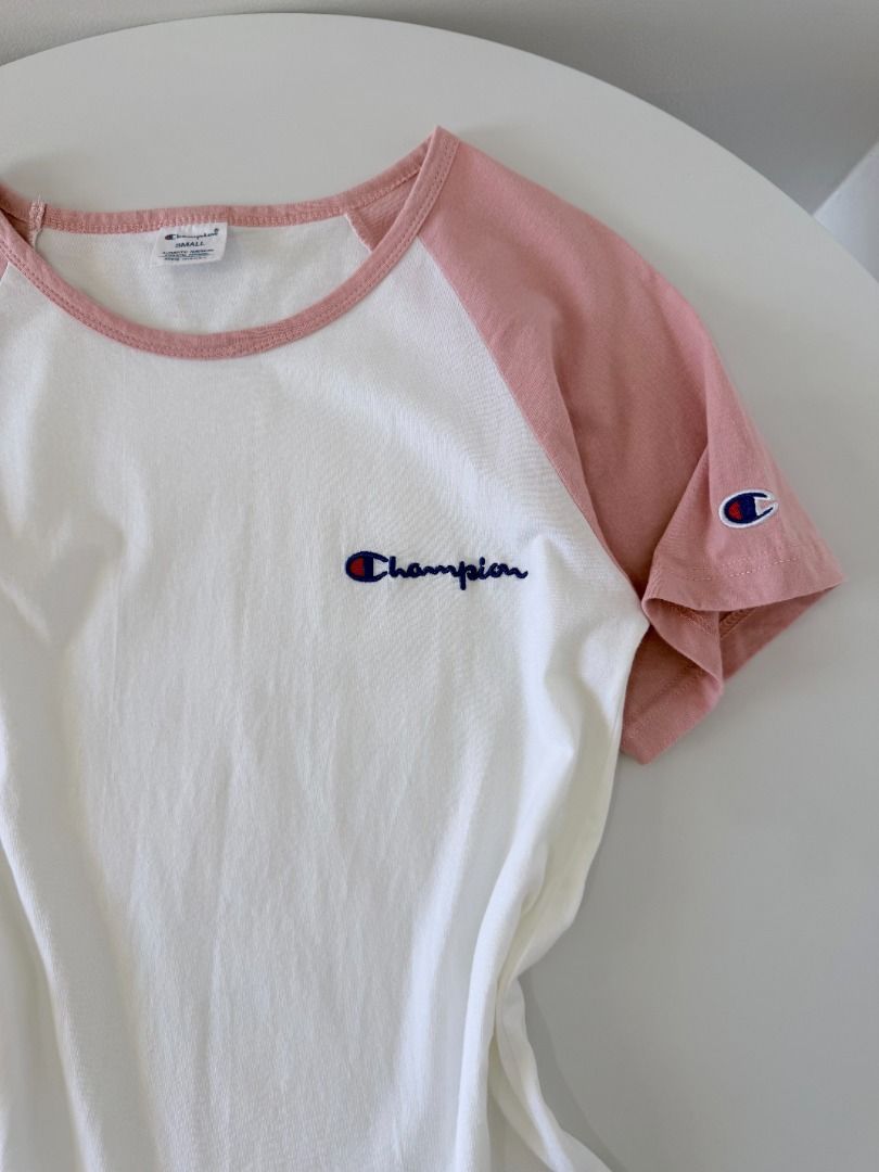 Champion Raglan y2k shirt (Category: Shirts) located in Cabanatuan. Submitted by argarments.ph (Listing ID 1470936978, Image 3). Description: Tagged: Small on tag Width 17" | Length 25" Condition: Great condition Issue(s): Small dirt stain (washable).