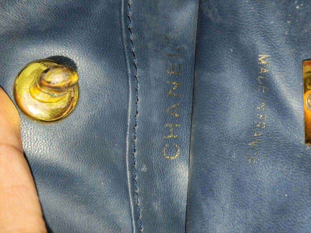 Chanel (Category: Shoulder Bags) located in Baguio. Submitted by thriftedbaguio (Listing ID 1471094156, Image 3). Description: Very Good Condition Color rate 9.5 With sign of use.