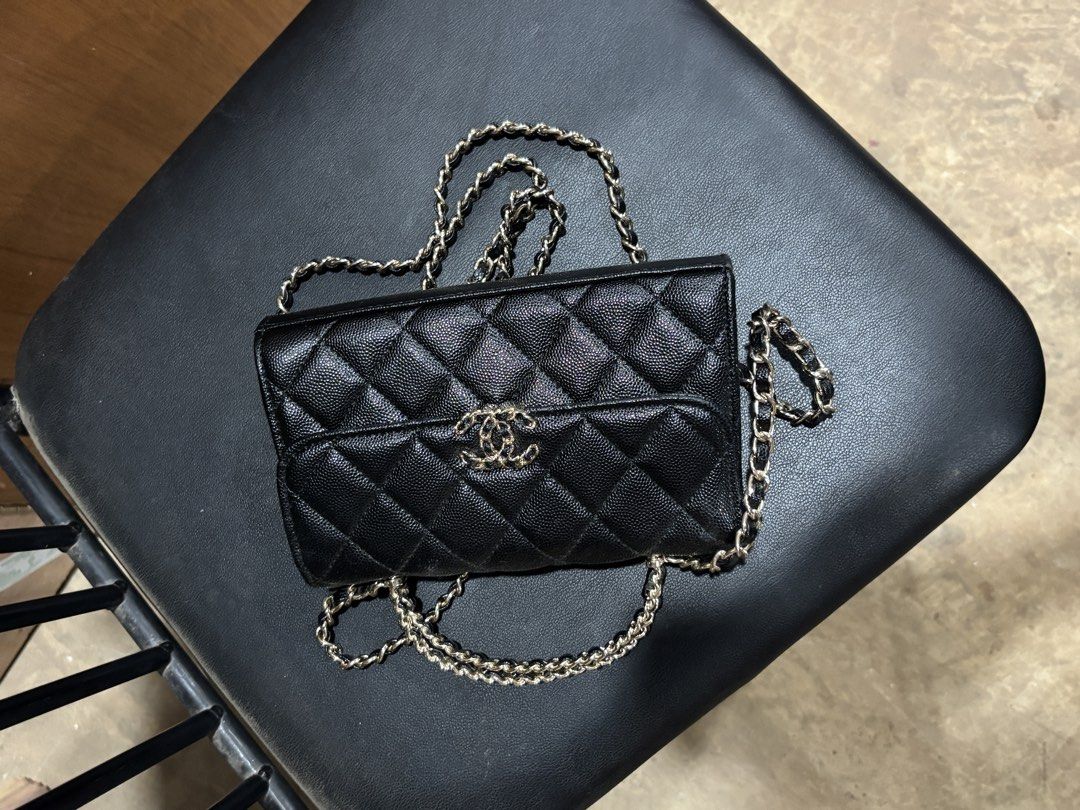 Chanel Quilted Caviar Wallet on Chain (Category: Wallets & Card holders) located in Puerto Princesa. Submitted by 18arc (Listing ID 1471033843, Image 2). Description: .
