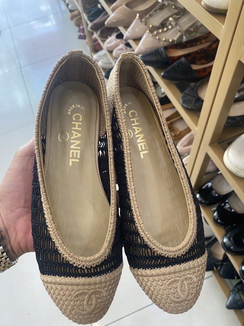 CHANEL slip on (Category: Sandals) located in Quezon City. Submitted by yoshitandie (Listing ID 1471002146, Image 2). Description: CHANEL SLIP ON Orig Size 35 No issue.