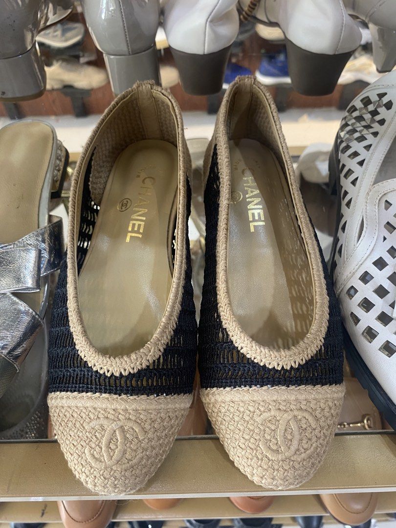 CHANEL slip on (Category: Sandals) located in Quezon City. Submitted by yoshitandie (Listing ID 1471002146, Image 1). Description: CHANEL SLIP ON Orig Size 35 No issue.