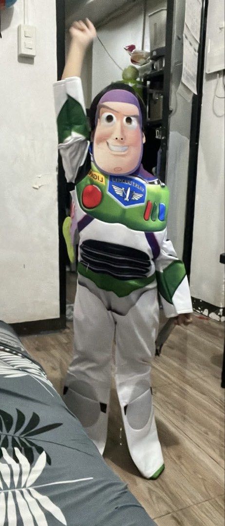 Children Buzz Lightyear Costume Jumpsuit with Mask (Category: Babies & Kids Fashion) located in Cabuyao City. Submitted by newturtle_53ec32 (Listing ID 1470975136, Image 1). Description: - Kids Buzz Lightyear costume - Includes full jumpsuit and matching mask - Condition: Worn once, excellent and clean shape - Perfect for Halloween, trick-or-treating, or costume parties - From a trusted seller in the Philippines.