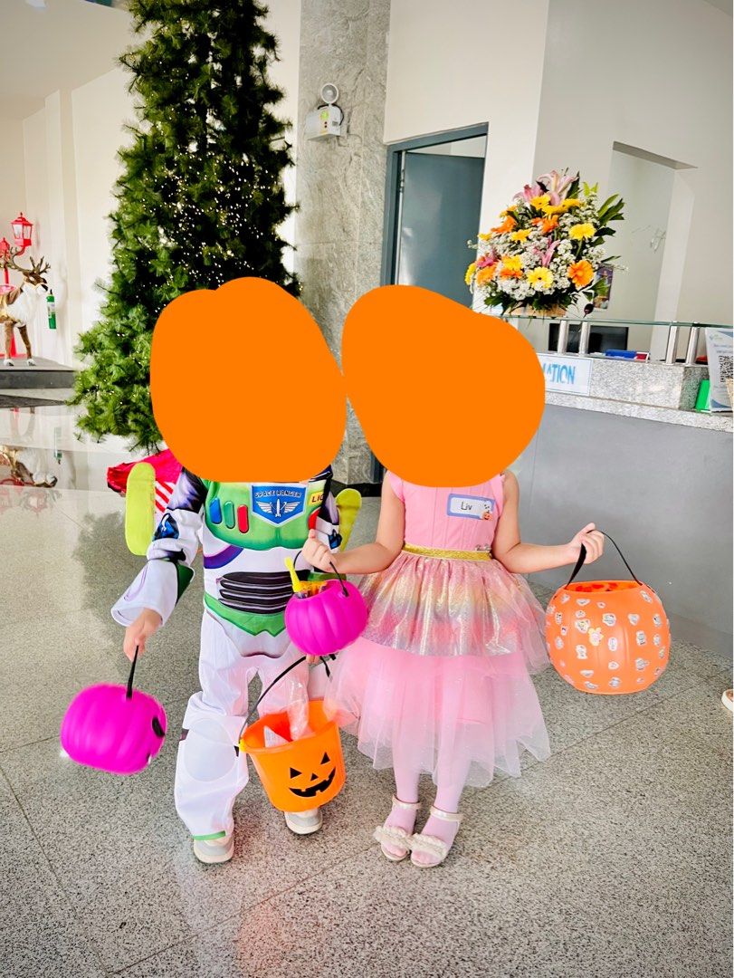 Children Buzz Lightyear Costume Jumpsuit with Mask (Category: Babies & Kids Fashion) located in Cabuyao City. Submitted by newturtle_53ec32 (Listing ID 1470975136, Image 2). Description: - Kids Buzz Lightyear costume - Includes full jumpsuit and matching mask - Condition: Worn once, excellent and clean shape - Perfect for Halloween, trick-or-treating, or costume parties - From a trusted seller in the Philippines.