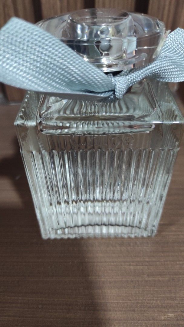 Chloé Eau de Parfum Naturelle 100ml (Category: Fragrance & Deodorants) located in Quezon City. Submitted by friendlym84146 (Listing ID 1471059733, Image 2). Description: - Authentic Chloé Eau de Parfum Naturelle - Volume: 100ml (Full size) - Scent: Fresh and elegant organic rose - Packaging: Beautiful pleated glass bottle with a signature grey ribbon - Inclusion: Comes with original mint green box - Condition: 100% authentic and well-stored - Per