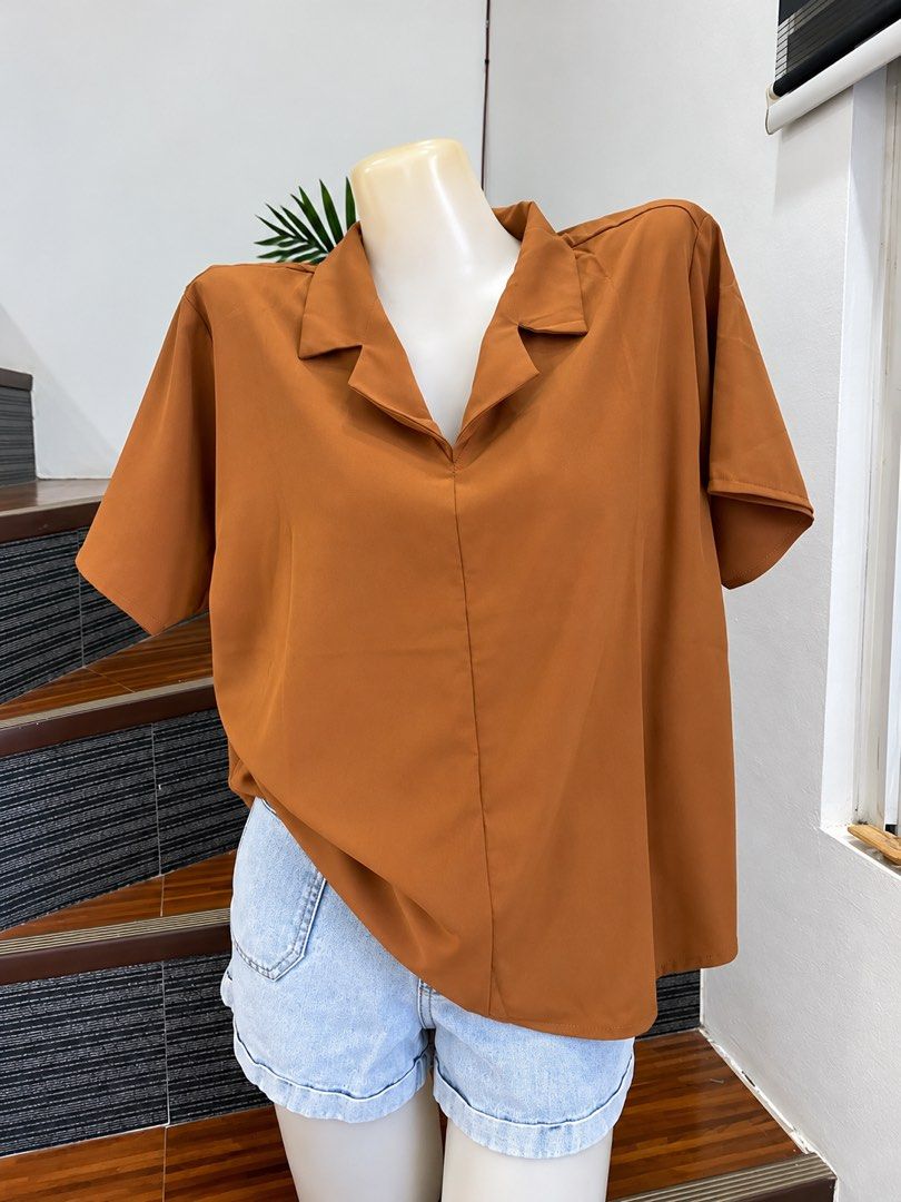 Choco brown polo (Category: Blouses) located in Cabuyao City. Submitted by jennilyn_13 (Listing ID 1470968252, Image 1). Description: L-xl.