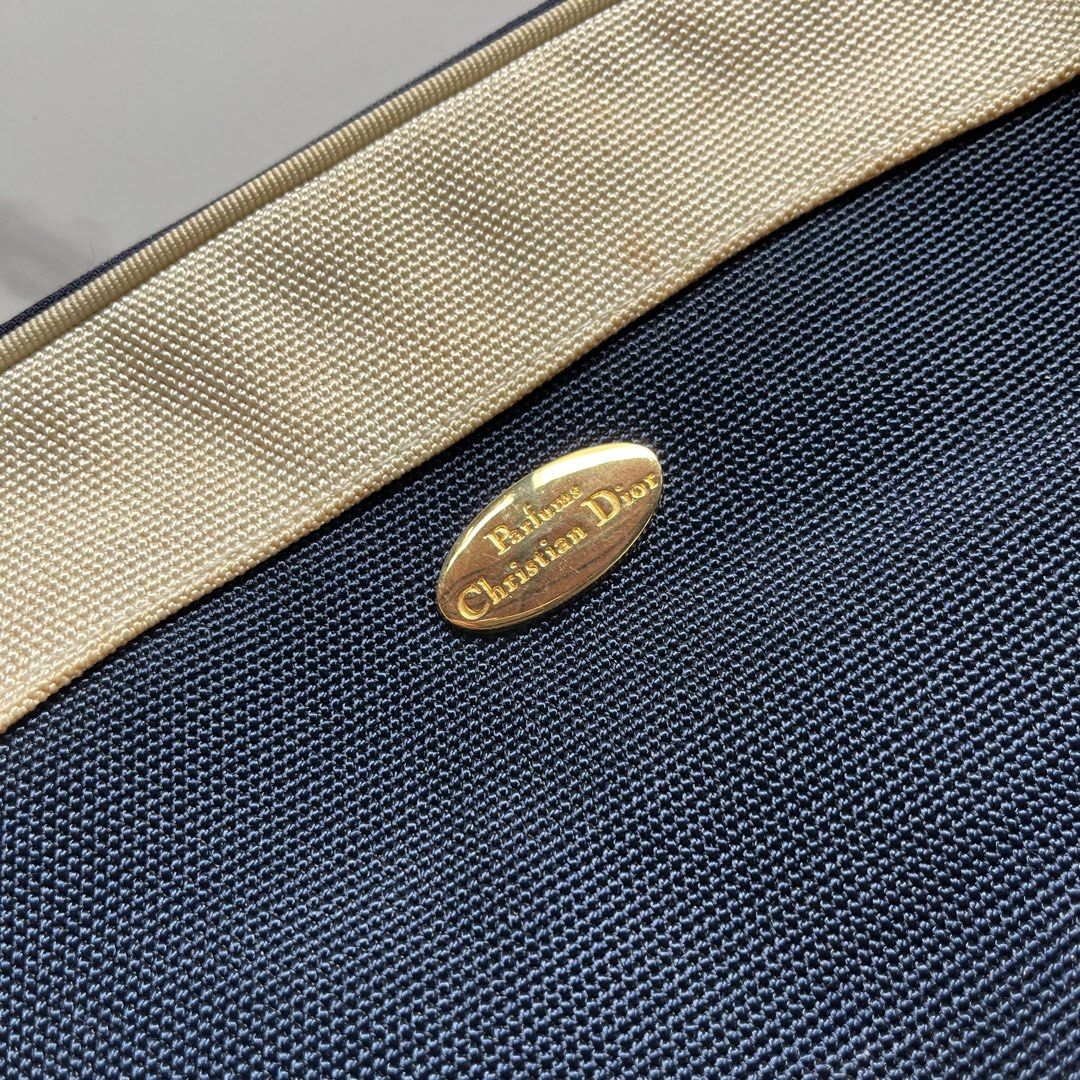 Christian Dior (Category: Luxury Bags & Wallets) located in Lucena. Submitted by RAGGGGSSSS (Listing ID 1471056646, Image 2). Description: Vintage Christian Dior Parfum Bag In Excellent Condition Authentic No issue Need Minor Wipes .