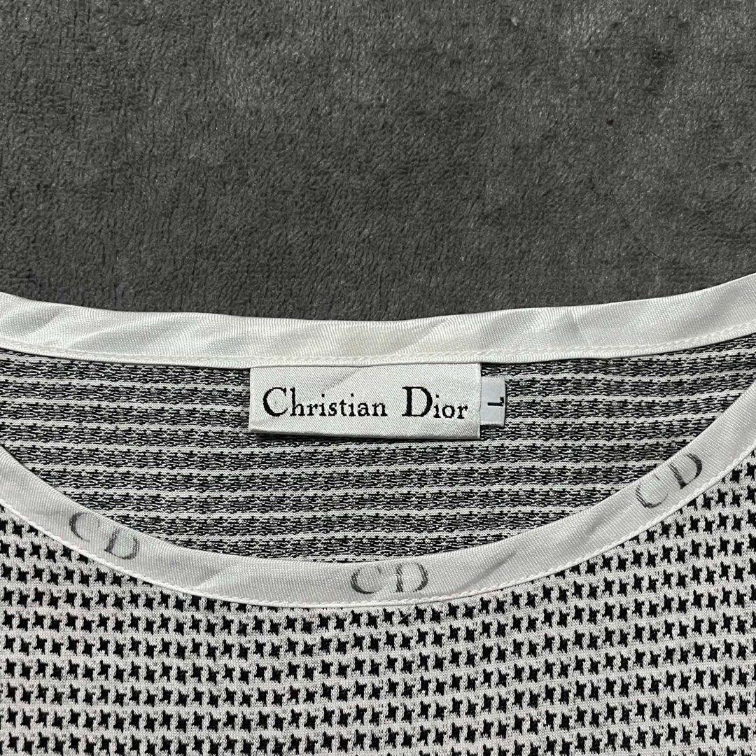 Christian Dior 2000’s CD Trim Houdstooth Top (Category: Shirts) located in Cagayan de Oro. Submitted by montresor.ph (Listing ID 1470978350, Image 3). Description: Condition: Excellent Width: 19 Length: 22 Color rate: 9.5/10 Price: 2,000 .
