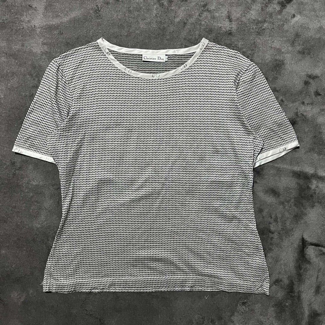Christian Dior 2000’s CD Trim Houdstooth Top (Category: Shirts) located in Cagayan de Oro. Submitted by montresor.ph (Listing ID 1470978350, Image 1). Description: Condition: Excellent Width: 19 Length: 22 Color rate: 9.5/10 Price: 2,000 .
