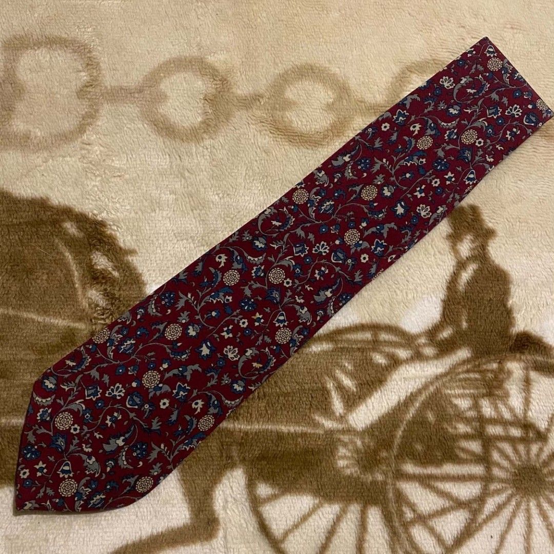 Christian Dior Necktie (Category: Ties) located in Manila. Submitted by bidgeyow20688 (Listing ID 1471089464, Image 2). Description: good condition issue mot hole parañaque loc jnt or lalamove.