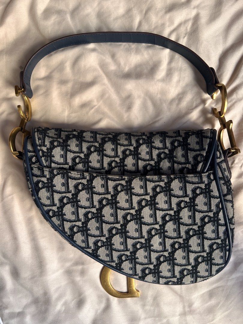 Christian Dior Oblique Saddle Bag Blue (Category: Luxury Bags & Wallets) located in Cavite. Submitted by yminhq (Listing ID 1470985328, Image 3). Description: RFS: declutter .