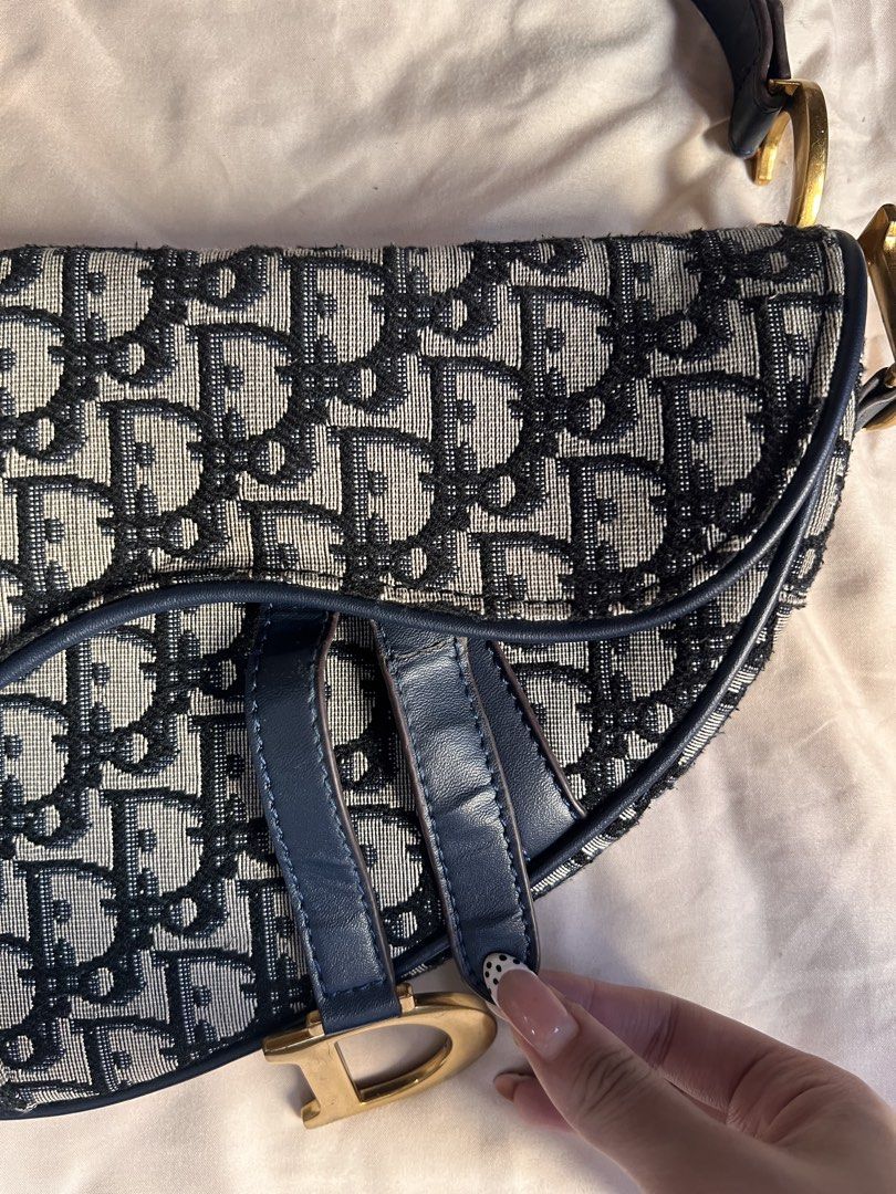 Christian Dior Oblique Saddle Bag Blue (Category: Luxury Bags & Wallets) located in Cavite. Submitted by yminhq (Listing ID 1470985328, Image 2). Description: RFS: declutter .