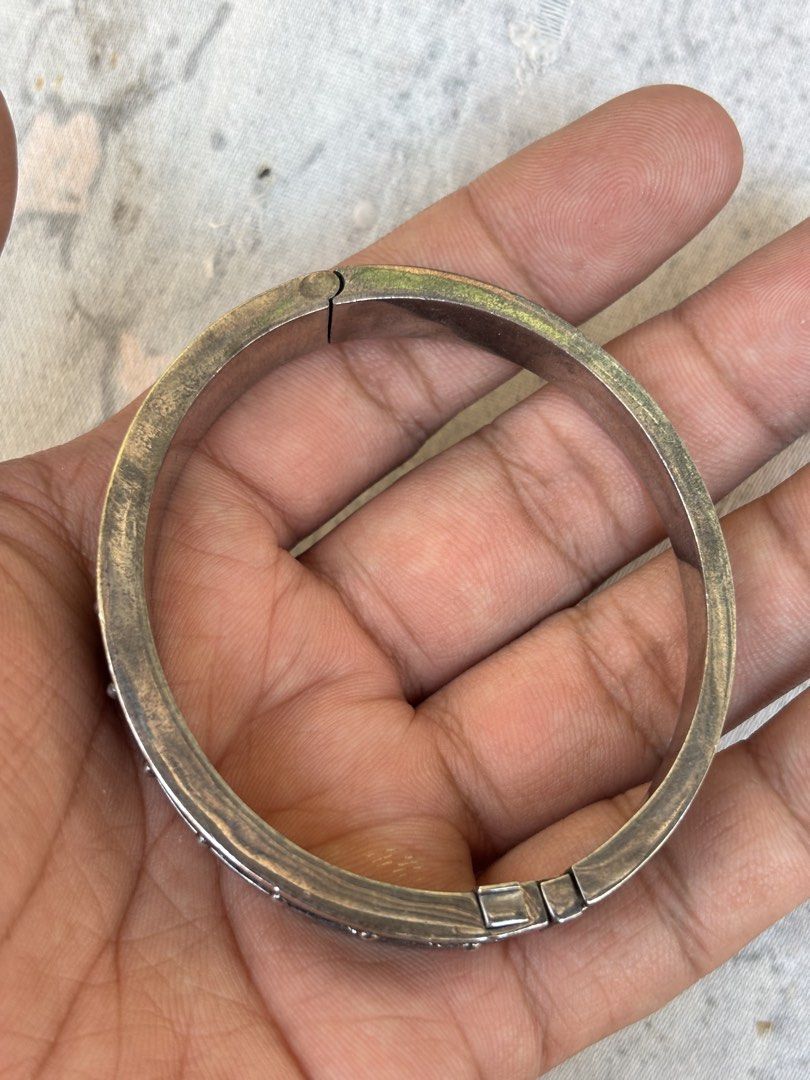 Chrome Hearts Bangle off or legit (Category: Jewelry) located in Baguio. Submitted by thecollector2600 (Listing ID 1470949360, Image 2). Description: As is .
