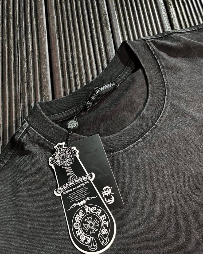 Chrome Hearts Horseshoe Tee (Category: Formal Shirts) located in Manila. Submitted by marty2smoove (Listing ID 1471023990, Image 2). Description: BRANDNEW CONDI .